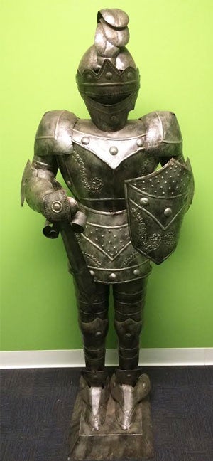 Suit of armor statue